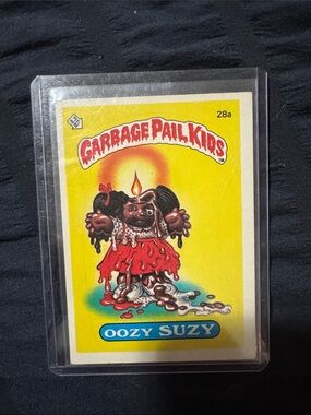 Garbage Pail Kids Oozy Suzy Trading Card - Yellow Background
